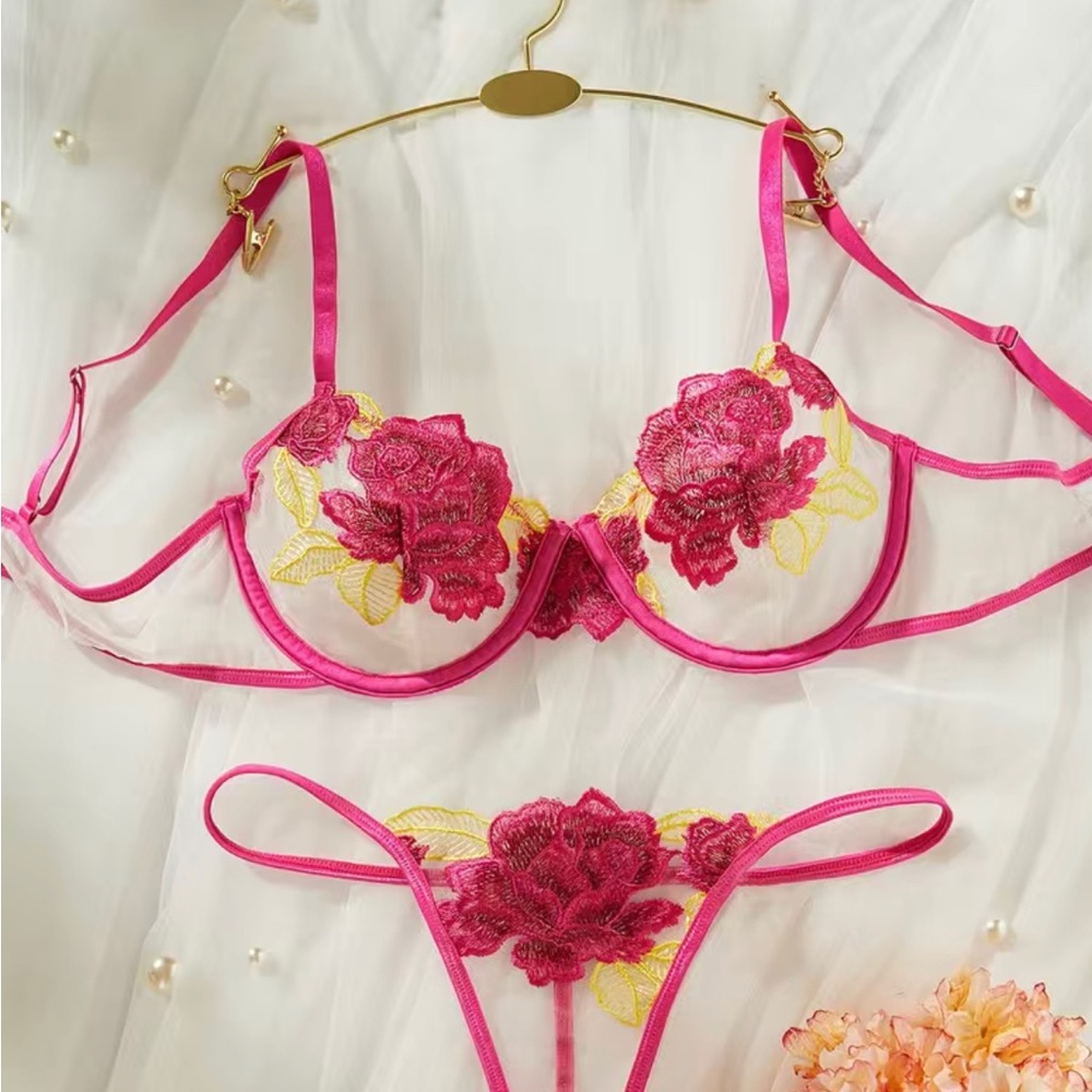 Sexy, two piece floral lingerie